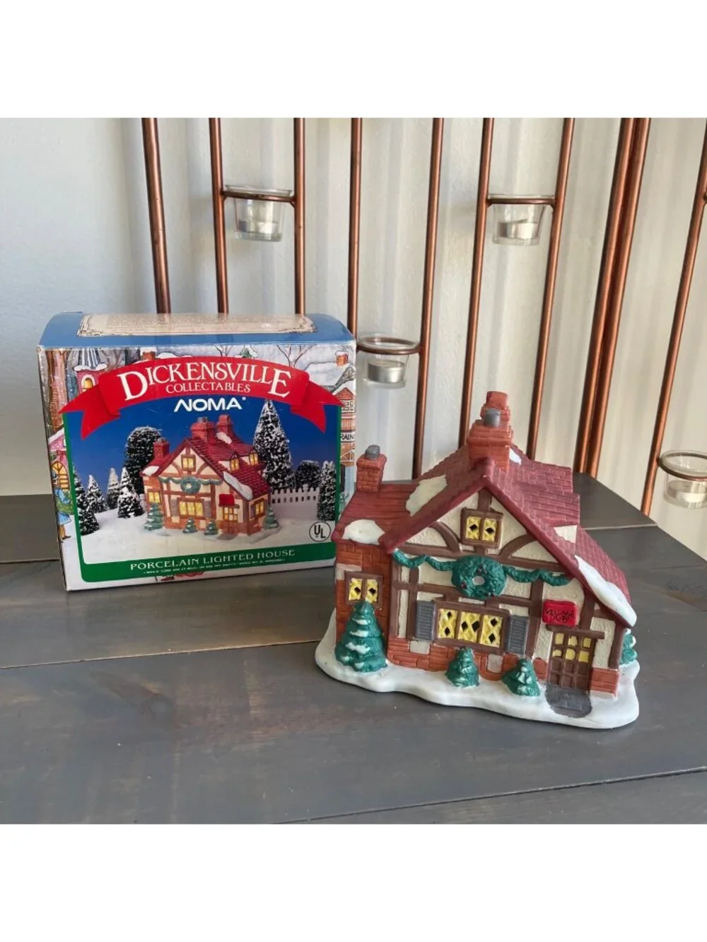 Vintage 1992 Noma Dickensville Christmas Village Pub Collectibles Porcelain